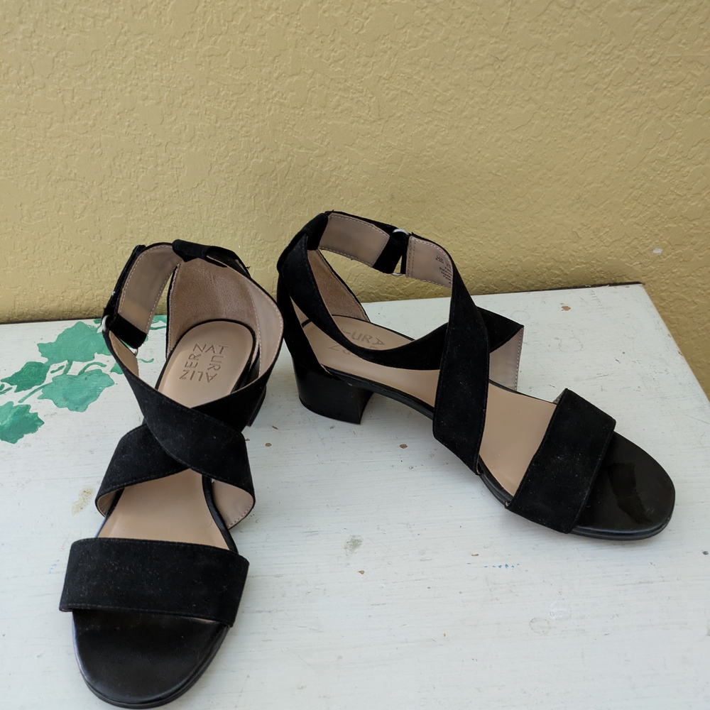 Naturalizer Women's Black Strappy Sandals